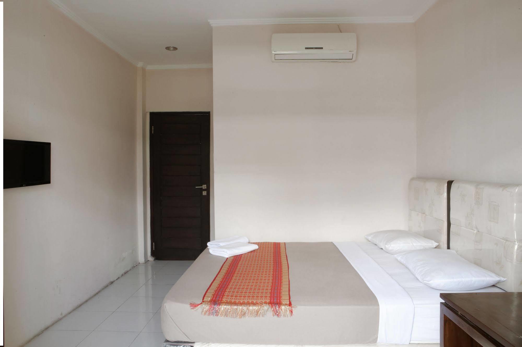 Sapta Petala Hotel Kuta Lombok Kültér fotó